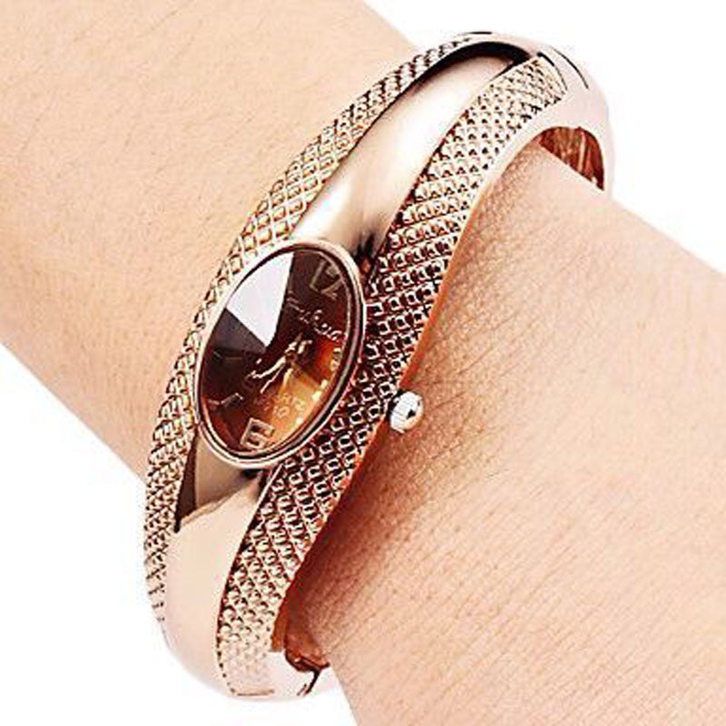 Fashion Golden Oval Quartz Watch Lady Cuff Bangle Bracelet Wristwatch